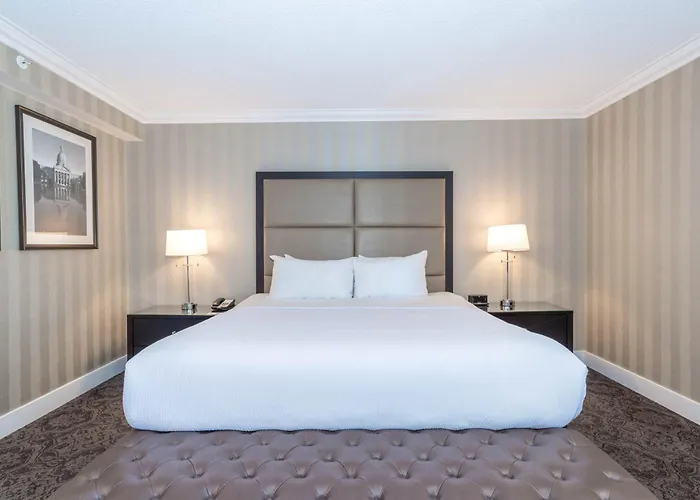 Sandman Signature Edmonton Downtown Hotel